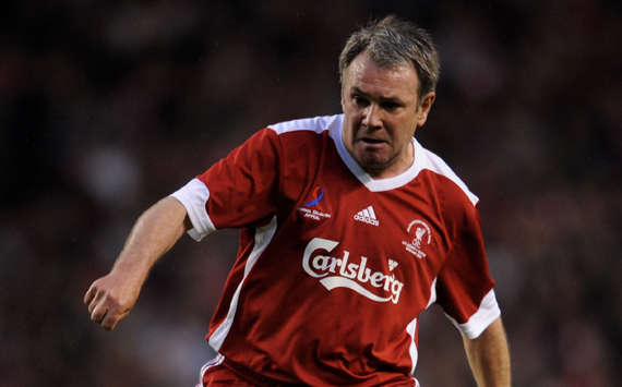 Former Liverpool midfielder Houghton blasts 'unacceptable' Oldham defeat
