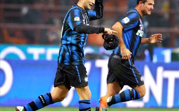 Chivu esulta dopo il gol durante Inter-Cesena (Getty Images)