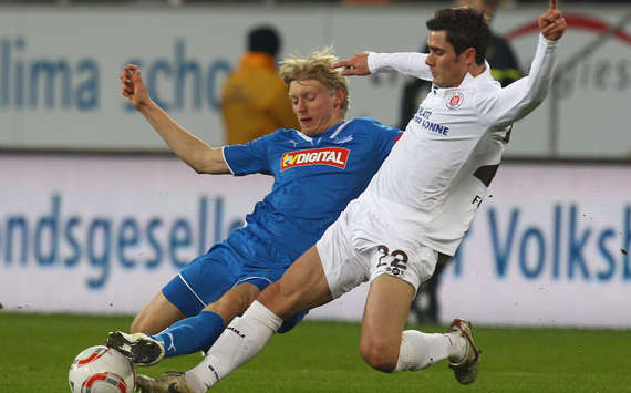 Paulis Bartels und Hoffenheims Beck im Zweikampf (Getty Images)