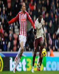 EPL ; John Carew - Sulley Muntari , Stoke City vs Sunderland(Getty Images)