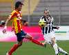 Contrasto tra Munari e Chiellini nel corso di Lecce-Juventus (Getty Images)
