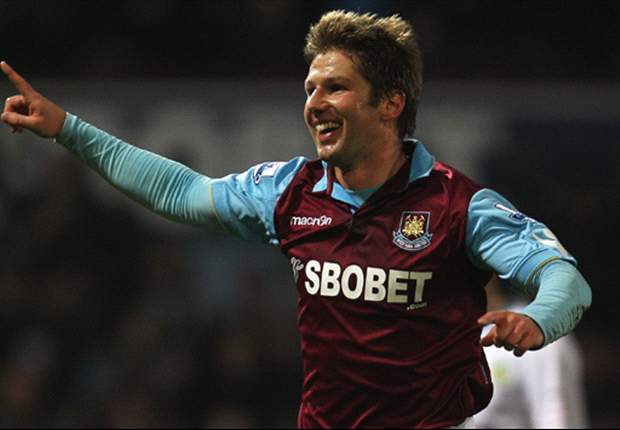 Hitzlsperger starts for Everton Under-21s as trial continues
