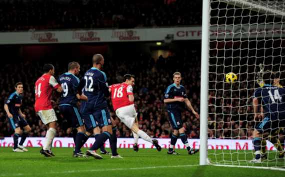 EPL : Sebastien Squillaci, Arsenal Stoke City