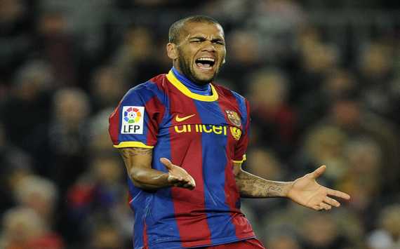 Dani Alves, quinto extranjero que llega a 200 victorias en La Liga