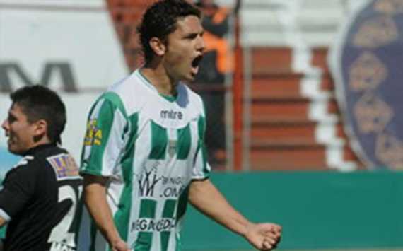 Official: Adelaide United land Argentine winger Marcelo Carrusca