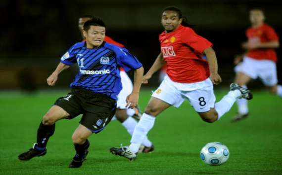 Gamba Osaka v Manchester United - FIFA Club World Cup;Ryuji Bando and Anderson(Getty Images)