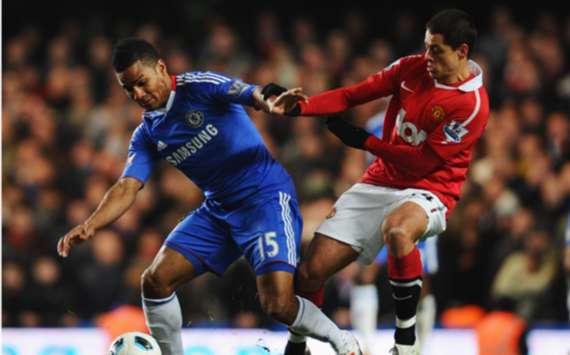 EPL : Florent Malouda - Javier Hernandez, Chelsea v Manchester United 