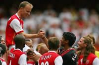 Bergkamp retires for Arsenal in new stadium Emirates (AFP)