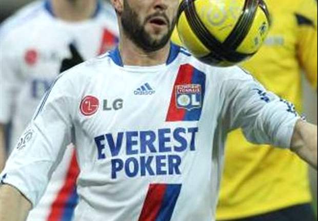 TUTTOSPORT - La Juventus trova la Lazio sulla strada per Lisandro Lopez, il Torino non molla Almiron, al Genoa scatta la rivoluzione di Del Neri