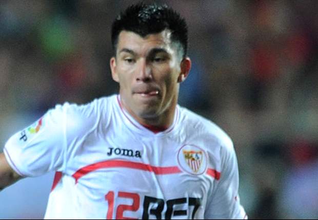 Amargo día para Medel y Orellana en España