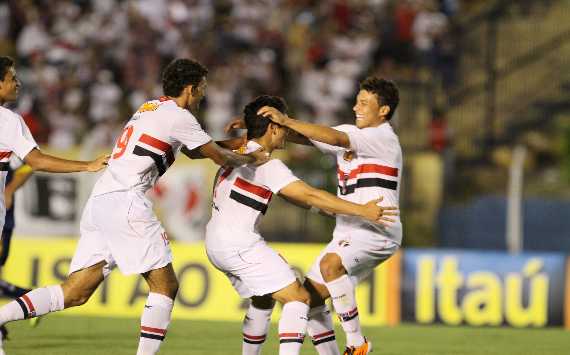 Henrique, atacante do São Paulo  (Crédito: Celio Messias/VIPCOMM)