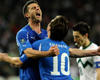 Cassano abbraccia Thiago Motta dopo il suo goal alla Slovenia (Getty Images) Cassano abbraccia Thiago Motta dopo il suo goal alla Slovenia (Getty Images)