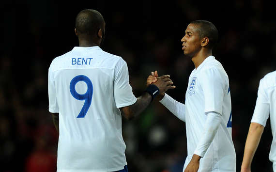 Darren Bent & Ashley Young - Inggris (Getty Images)