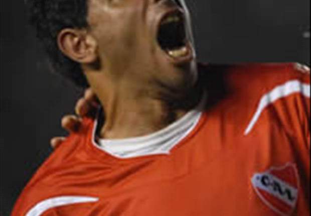 Tijuana signs Argentine midfielder Cristian Pellerano