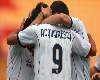 Acquafresca festeggiato dai compagni dopo un goal al Lecce (Getty Images)