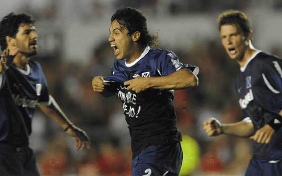 Julián Velázquez y sus peripecias en Italia: Fuí a buscar los botines a escondidas