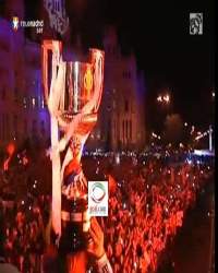 casillas holding copa del rey at cibeles