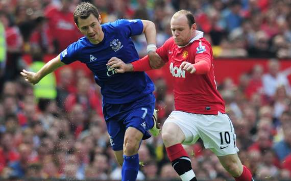 EPL - Manchester United vs Everton, Diniyar Bilyaletdinov and  Wayne Rooney 