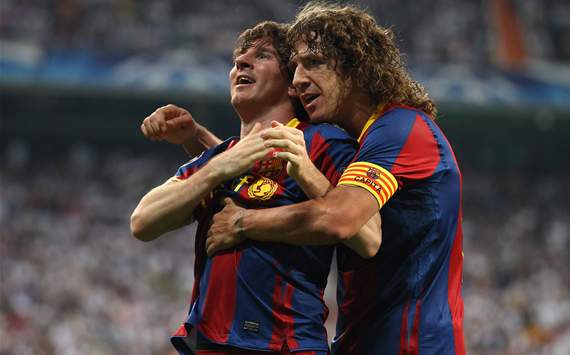 Messi y Puyol, en plena celebración del Barcelona jugando la semi ante el Real Madrid en el Bernabéu