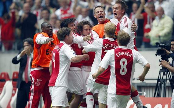 Ajax - FC Twente, Ajax-players celebrating