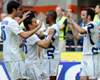 Pazzini festeggiato dai compagni dopo il goal al Catania (Getty Images) Pazzini festeggiato dai compagni dopo il goal al Catania (Getty Images)