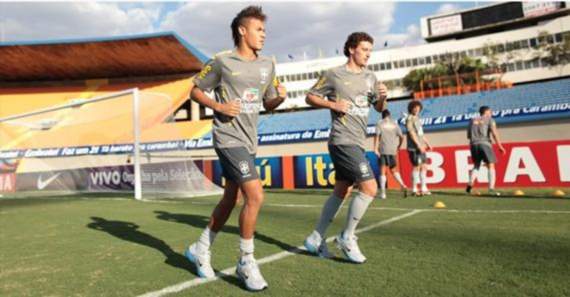 Neymar & Elano - Brasil