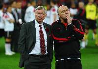 Sir Alex Ferguson - Mick Phelan - Champions League Final 2011 - Wembley (Barcelona 3-1 Manchester United)