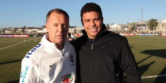Mano Menezes e Ronaldo - Brazil