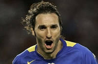 Argentinian defender Rolando Schiavi (AFP) 