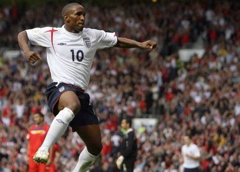 EC: Jermaine Defoe of England scores doubled (AFP)