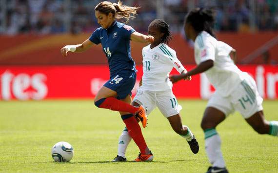Frankreich siegt im Auftaktspiel