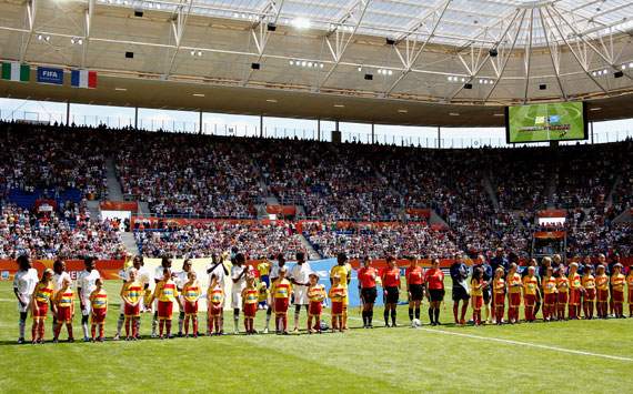 Die Frauen WM 2011 ist eröffnet, im ersten Spiel standen sich Nigeria und Frankreich gegenüber