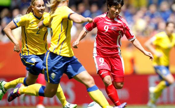 FIFA Women World Cup Korea DPR - Sweden: Charlotte Rohlin & Un Sim Ra