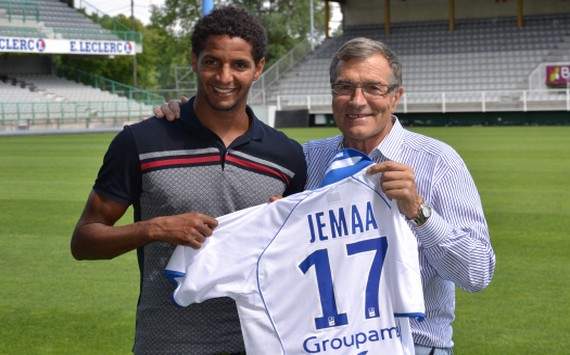 Ligue 1 : Issam Jemaa & Gerard Bourguoin (AJ Auxerre)