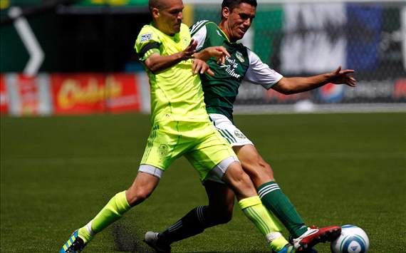 Osvaldo Alonso, Seattle Sounders, Steve Purdy, Portland Timbers