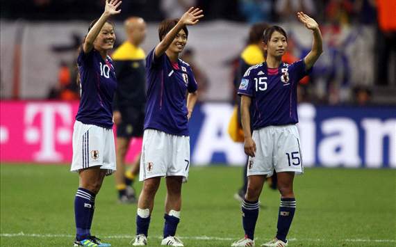 Homare Sawa, Kozue Ando and Aya Sameshima of Japan (Getty Images)
