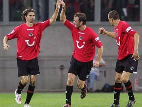 Bundesliga: Hannover und Thomas Brdaric bejubeln 2:1 in Wolfsburg (AFP)