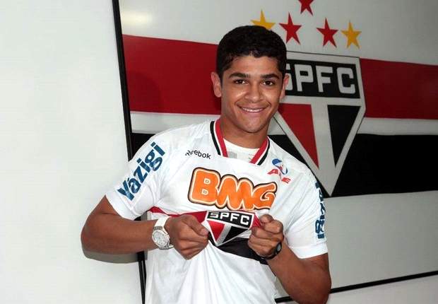 Sao Paulo confirm deal with Arsenal to extend Denilson loan