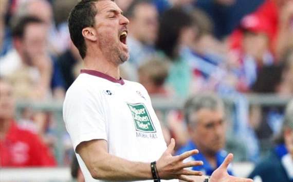 Marco Kurz vom 1. FC Kaiserslautern jubelt