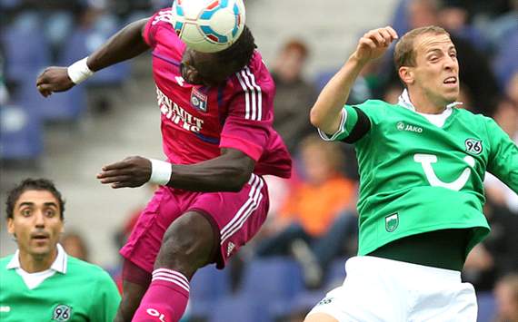 Hannover-Lyon, Jan Schlaudraff & John Mensah