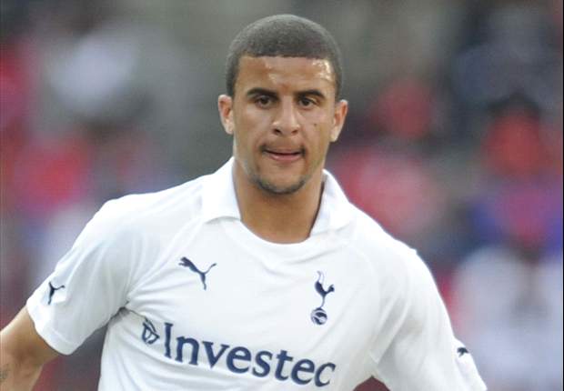 Tottenham players will give Villas-Boas a chance, insists Walker