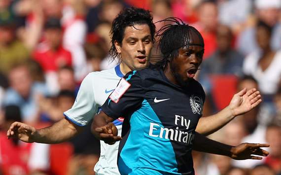 Emirates Cup - Arsenal v Boca Juniors, Gervinho and Diego Rivero
