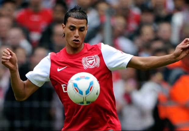 Besiktas ‘close’ to signing Chamakh from Arsenal reveals manager