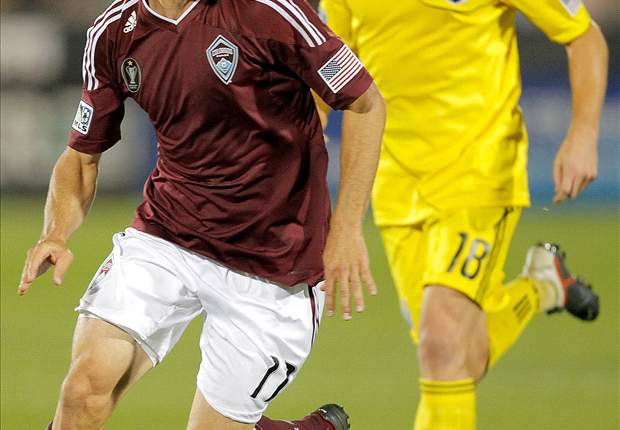Brian Mullan honored for his 300th appearance 