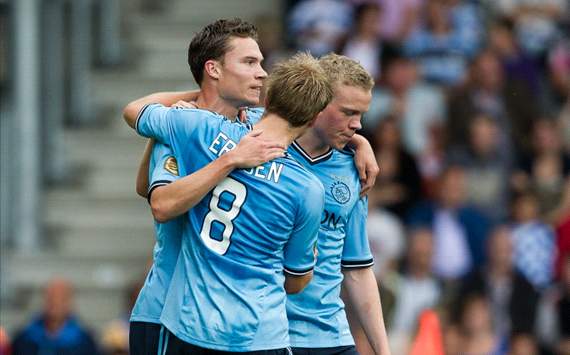 Ajax celebrating goal against De Graafschap