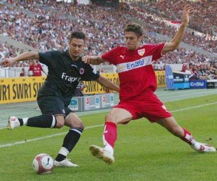 Bundesliga: Depierre of Stuttgart vs Streit of Frankfurt (AFP)