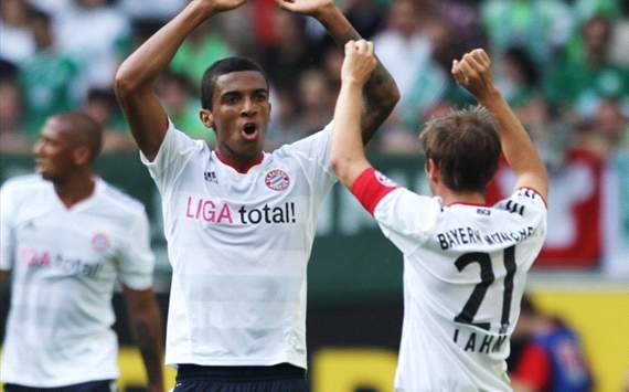 Luiz Gustavo, Philipp Lahm (Wolfsburg - Bayern)
