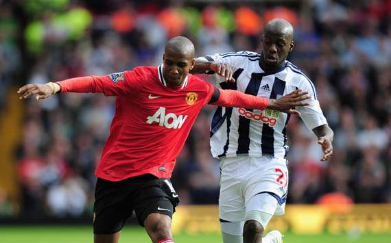 Premier League - West Bromwich Albion v Manchester United, Youssouf Mulumbu and Ashley Young
