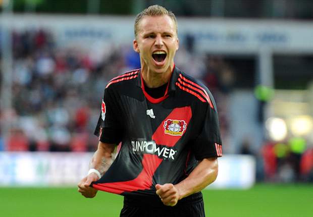Kadlec attacked by Koln fans