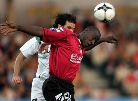 Bakayoko (Livorno) vs PAsching (AFP)